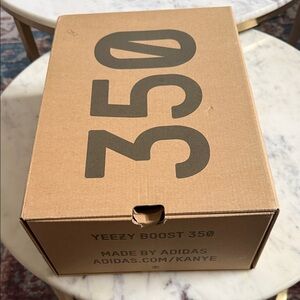 Yeezy Boost 350 Box - Brown